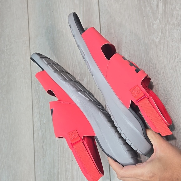 Nike Women Tanjun Lightweight Logo Red Hook&loop Sandals Shoes Sz 10 - Picture 7 of 11